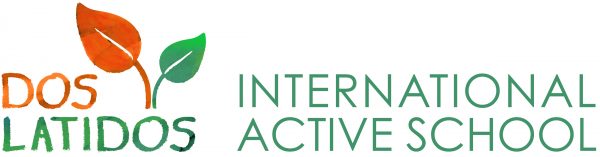 logotipo de Dos Latidos international active school. incluye dos hojas en colores verde y naranja.